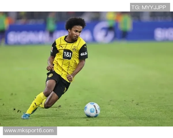 德媒报道阿德耶米将与多特蒙德高层会谈或面临罚款与禁赛风险