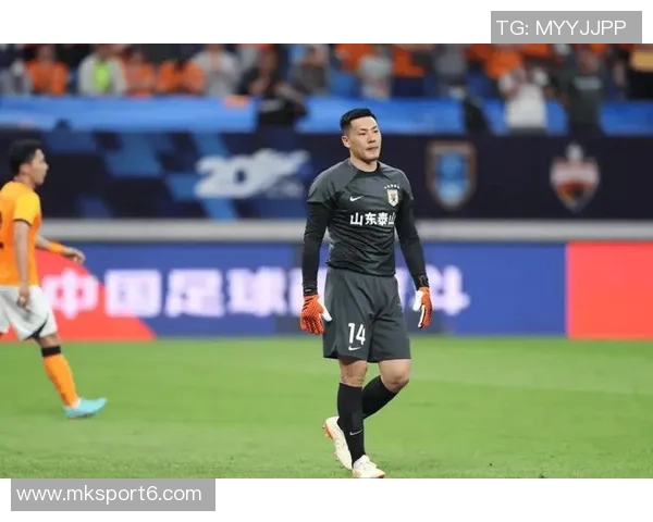 王大雷神勇扑点助队逆转裁判VAR判罚引发争议三镇点球失机 王大雷神勇扑点助队逆转裁判VAR判罚引发争议三镇点球失机