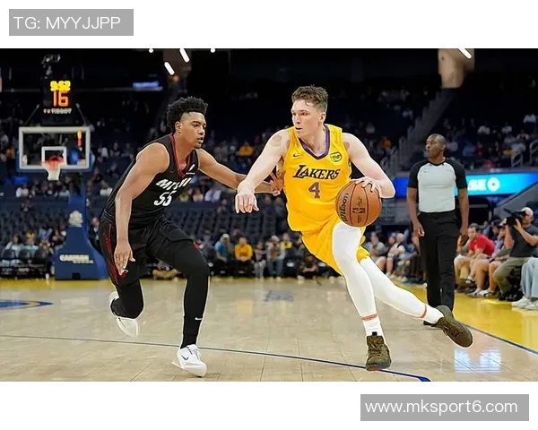 湖人队宣布召回克内克特与阿杜蒂耶罗加强阵容深度 湖人队宣布召回克内克特与阿杜蒂耶罗加强阵容深度